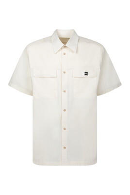 white-t-shirt-with-pockets