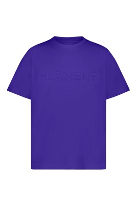 t-shirt-violet-avec-logo-en-relief