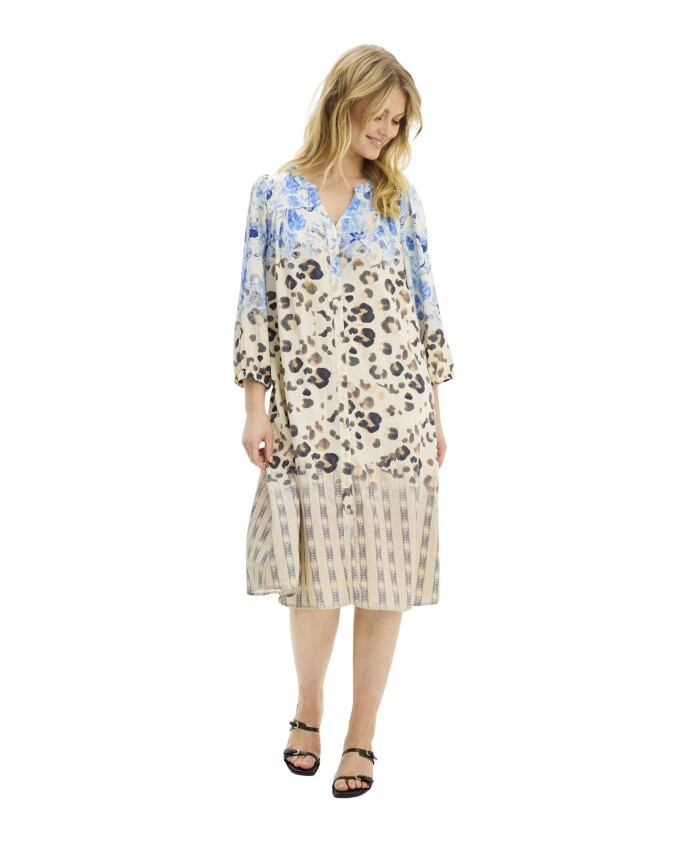 blauwe-jurk-met-v-hals-en-knoopsluiting