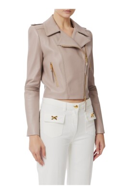 leather-jacket-with-unique-style