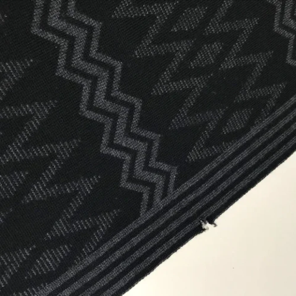 Louis Vuitton Vintage Pre-owned Wool scarves Black Dames