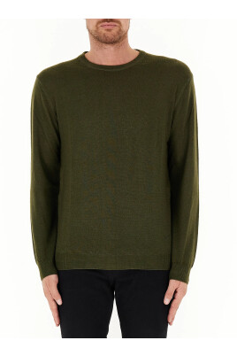 crew-neck-sweater