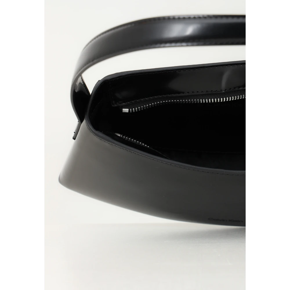 Calvin Klein Zwarte schoudertas Eenvoudig en essentieel Black Dames