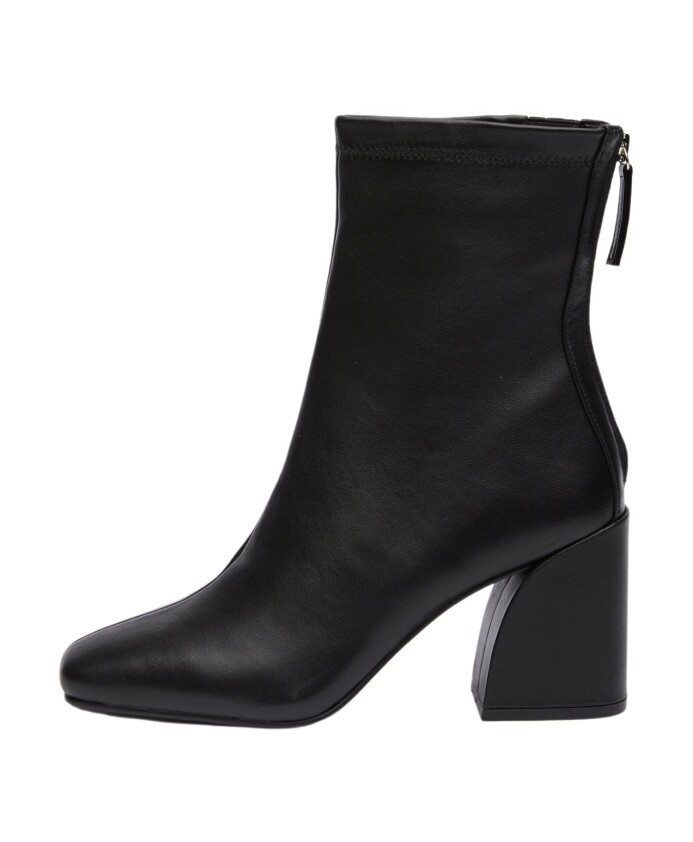 bottines-a-talons-aiguilles-en-cuir-noir