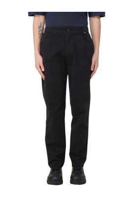 modern-pleated-trousers