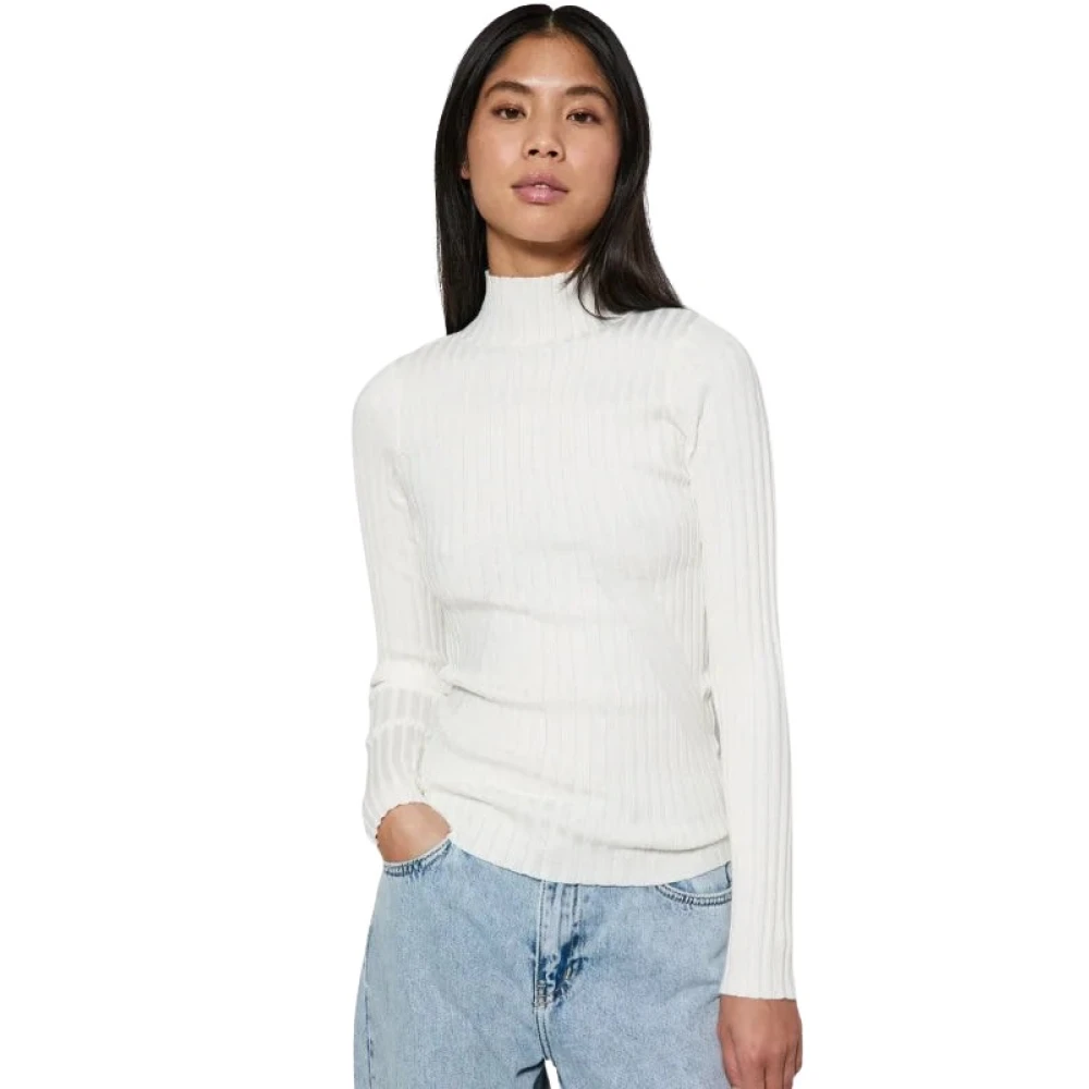 Norr Geribbelde hooggesloten off white top White Dames