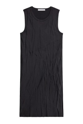 robe-noire-en-satin-avec-poches