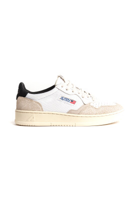chaussures-plates-blanches-style-vintage