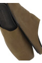 chaussures-plates-en-cuir-vert-a-bout-carre