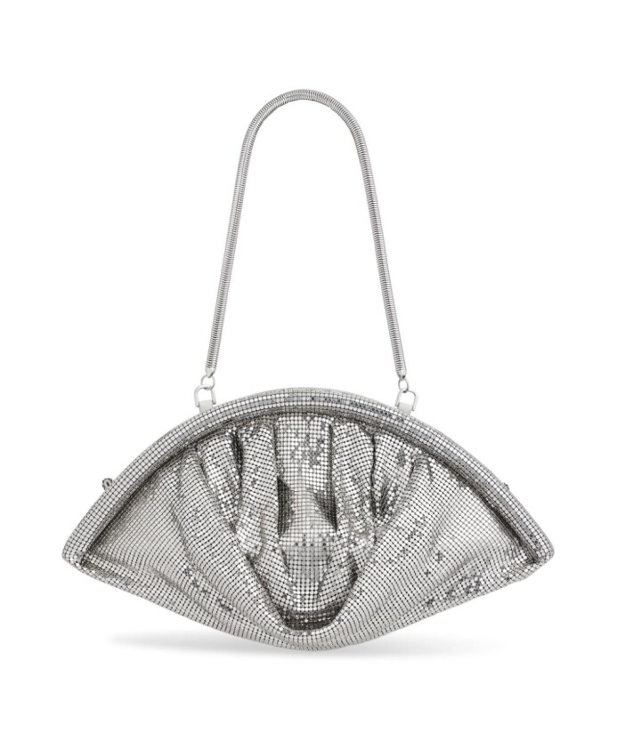 pochette-en-maille-argentee-avec-anse-chaine