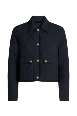 Quiltad jacka med enkel design