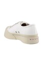 sneakers-en-cuir-avec-semelle-en-caoutchouc