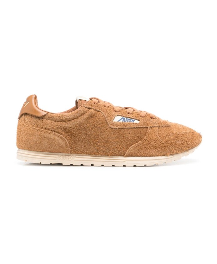 sneakers-marron-lacets-semelle-en-caoutchouc