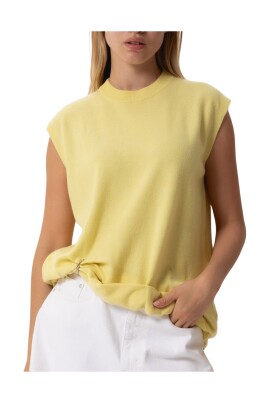 pull-a-col-roule-orne-d-un-anneau