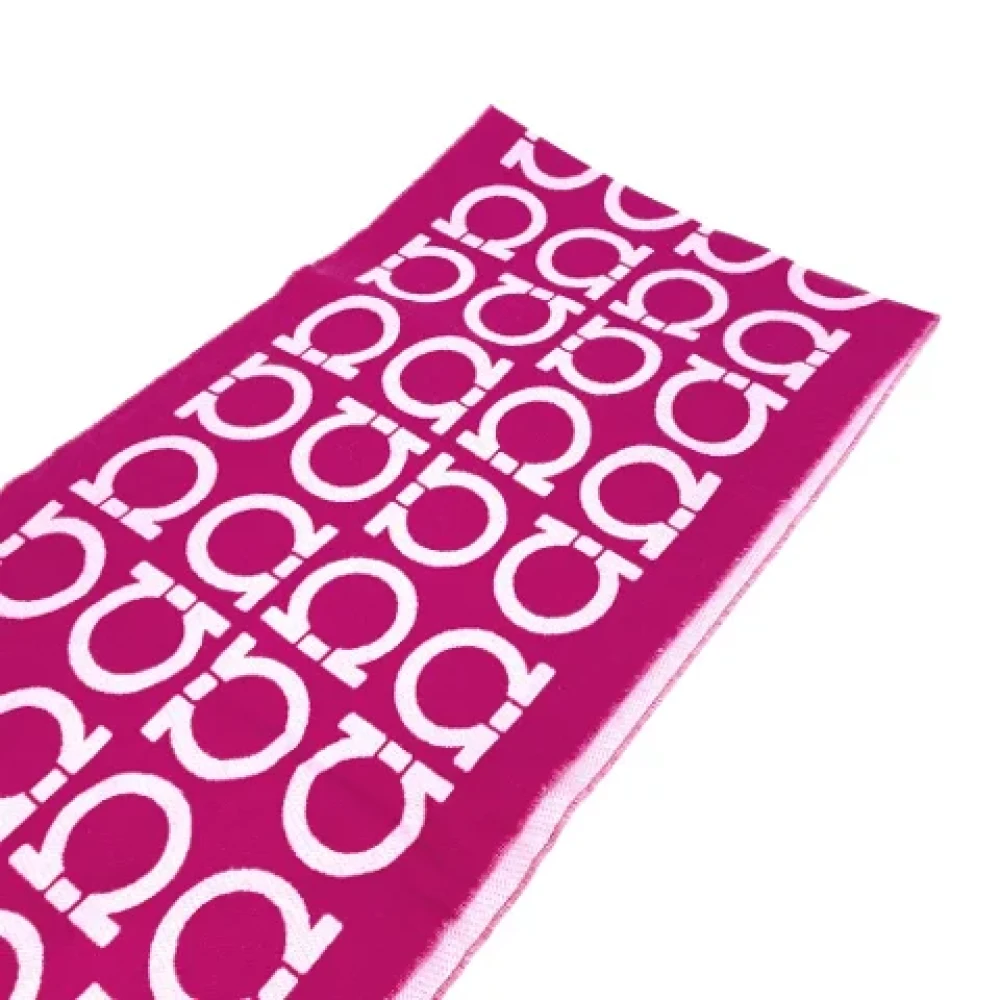Salvatore Ferragamo Pre-owned Wool scarves Pink Dames