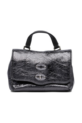 black-leather-handbag-elegant-functionality
