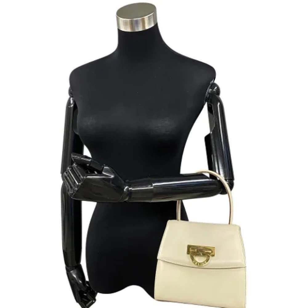 Celine Vintage Pre-owned Leather handbags Beige Dames