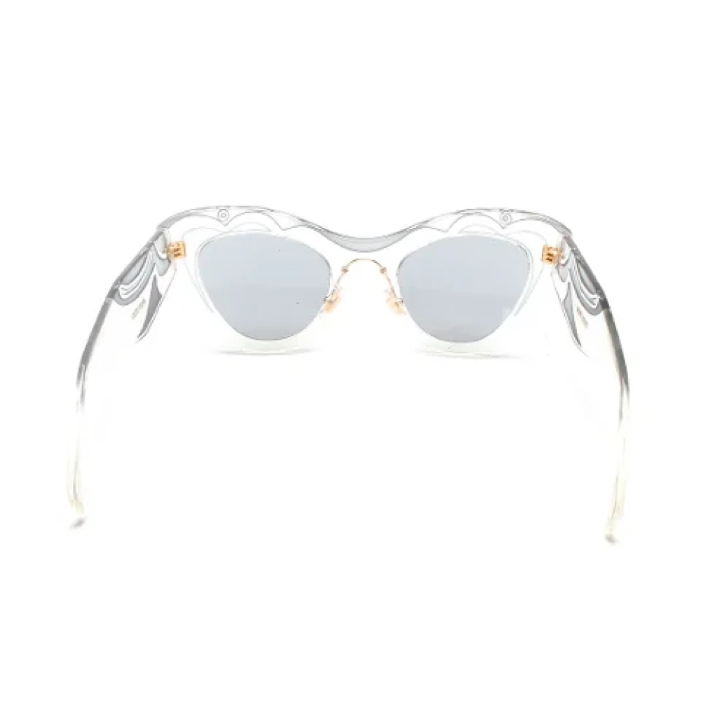 Miu Pre-owned Plastic sunglasses White Dames