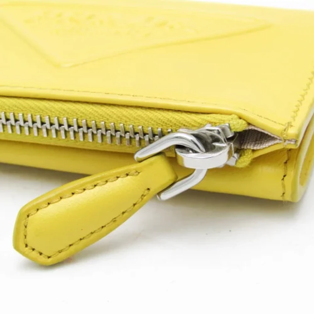 Prada Vintage Pre-owned Leather wallets Yellow Dames