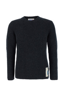 pull-noir-avec-detail-girocollo