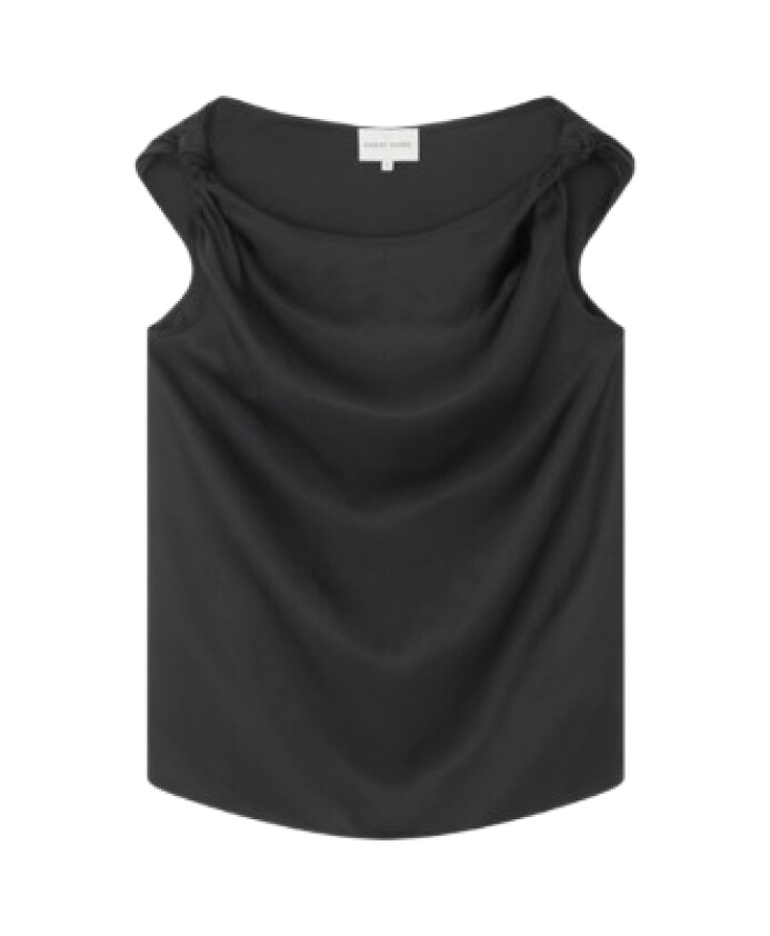 haut-noir-pour-style-saisonnier