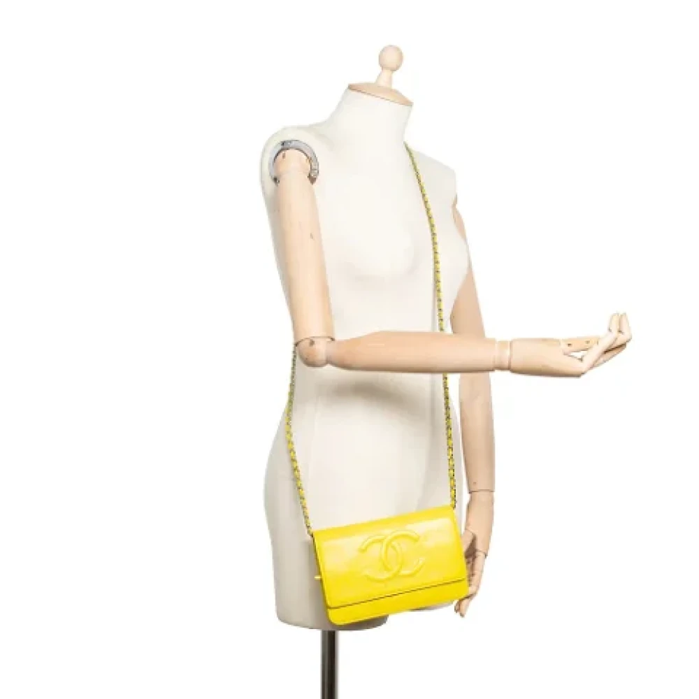 Chanel Vintage Pre-owned Leather wallets Yellow Dames