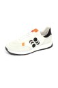 chaussures-blanches-gris-en-daim-tissu-modele-trl10wk
