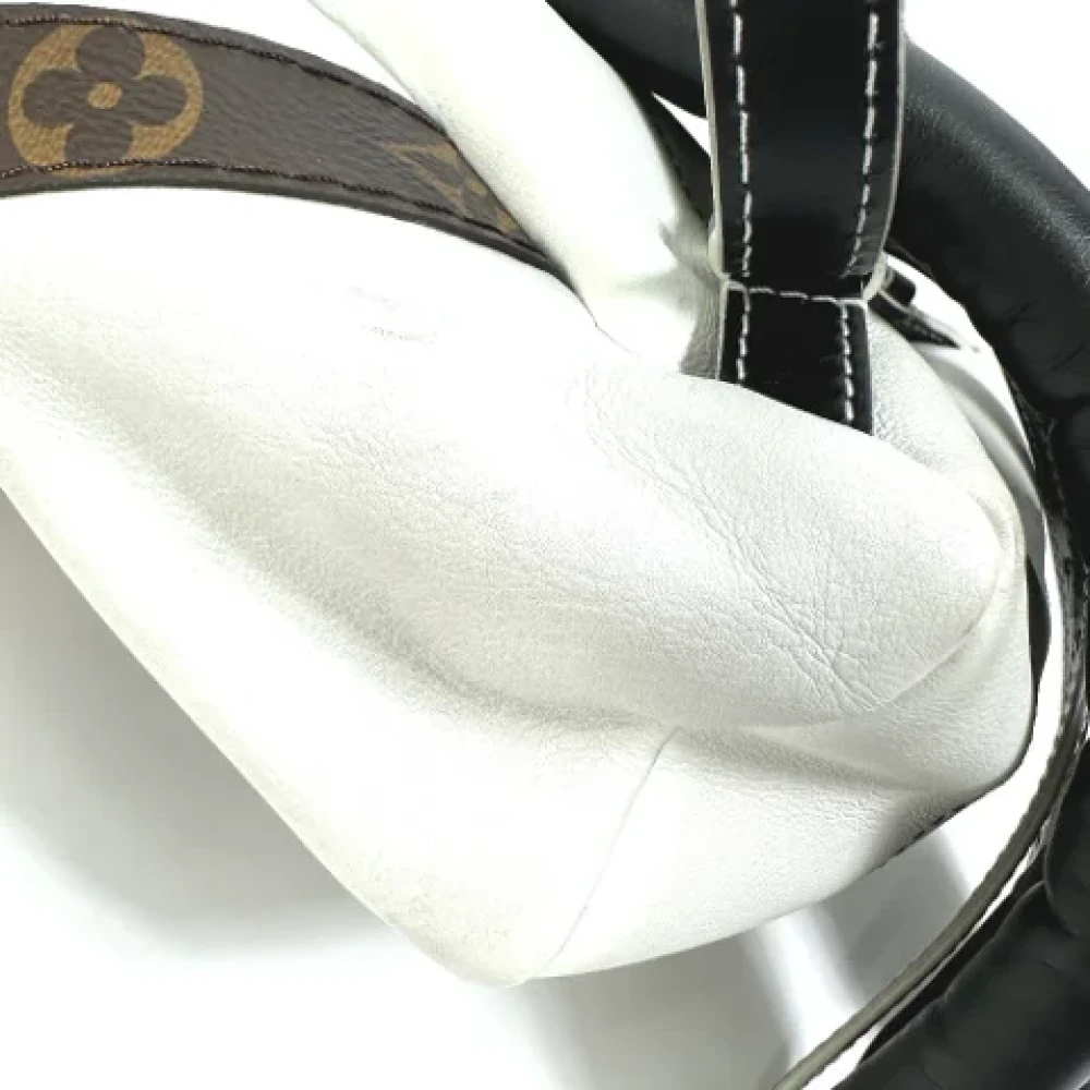 Louis Vuitton Vintage Pre-owned Leather shoulder-bags White Dames