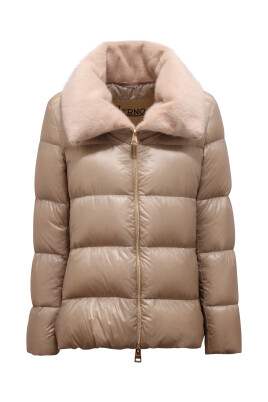 ultralight-down-jacket-with-faux-fur-collar