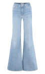 wide-leg-jeans-with-contrast-stitching
