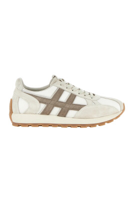 sneakers-beige-pour-un-look-elegant