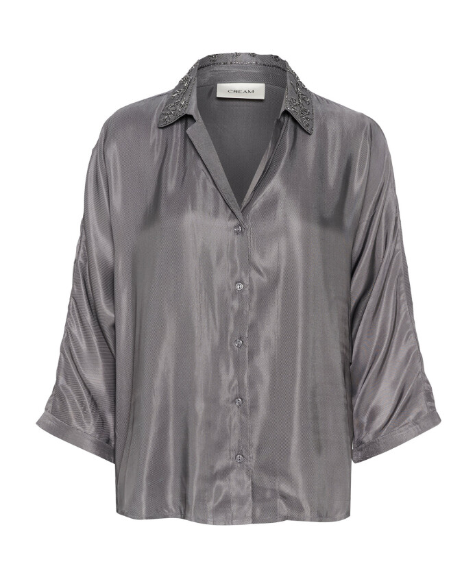 chemisier-a-manches-chauve-souris-et-col-brode