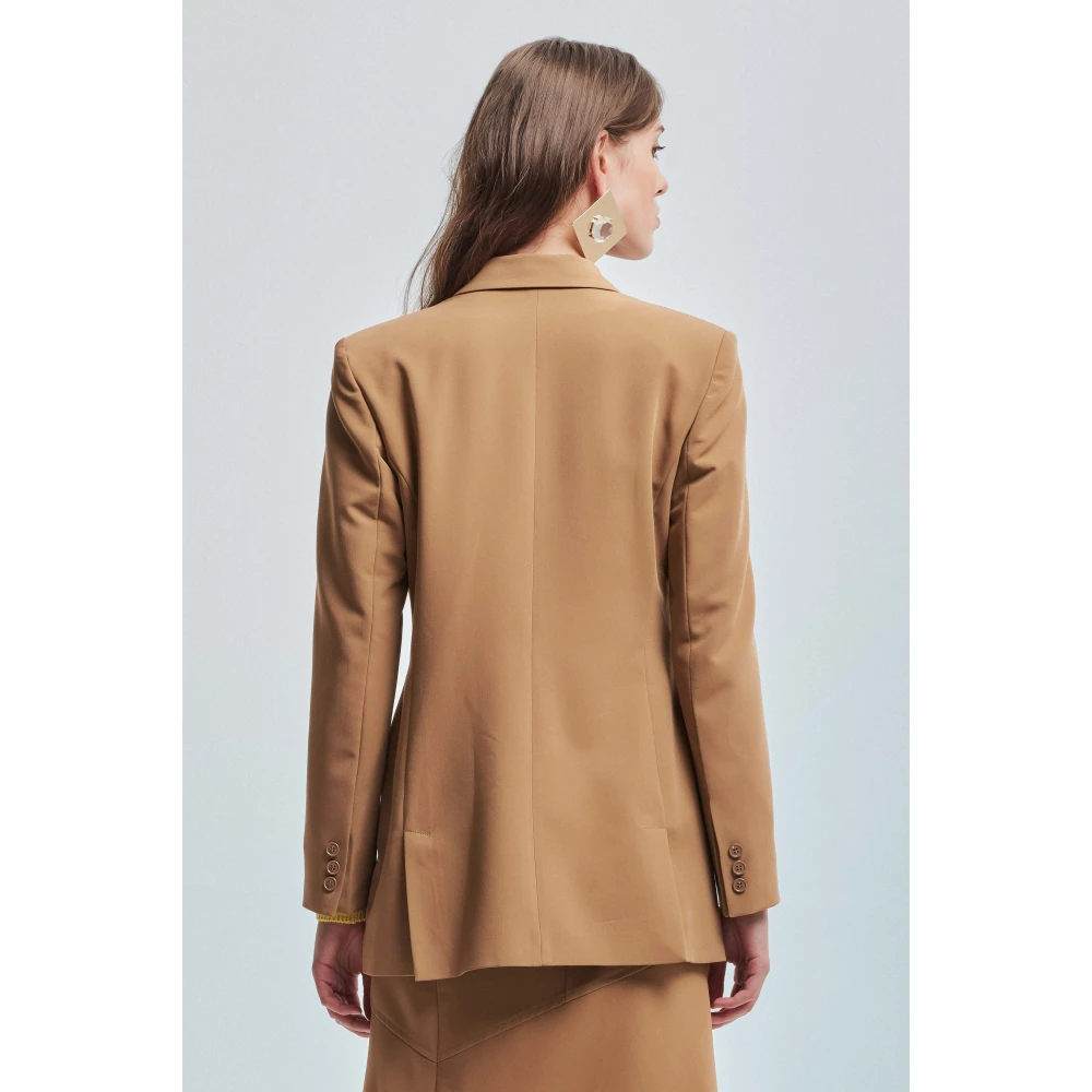 Kocca Elegant Double-Breasted Jacket with Welt Pockets Beige Dames