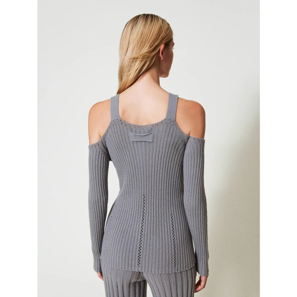 Twinset Off-shoulder Sweater met Heart Pin Gray Dames