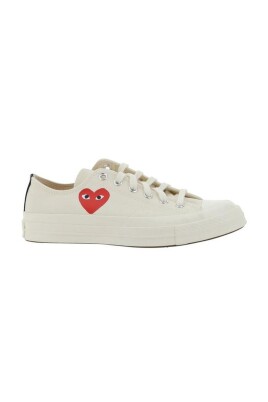 chuck-taylor-low-top-sneakers