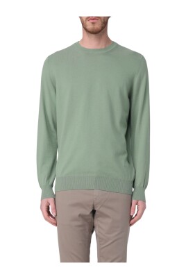 round-neck-knitwear