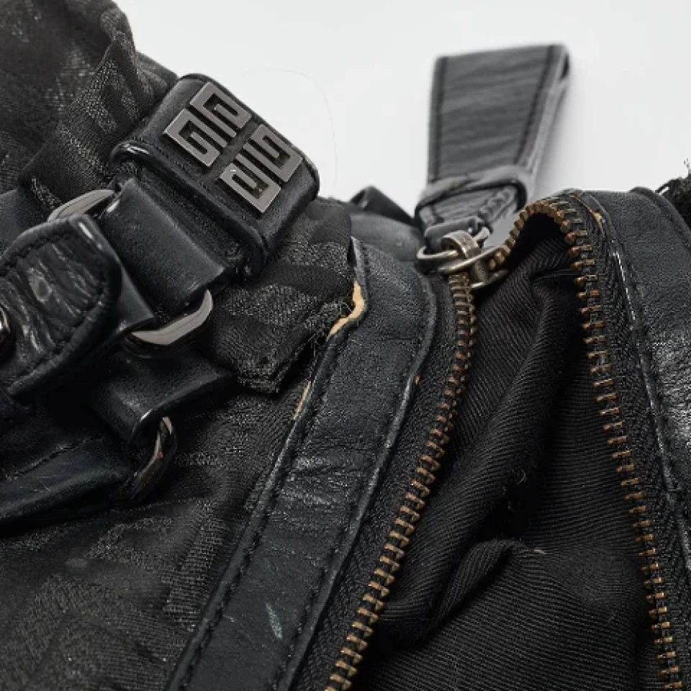Givenchy Pre-owned Leather handbags Black Dames