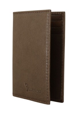 brown-leather-bifold-wallet