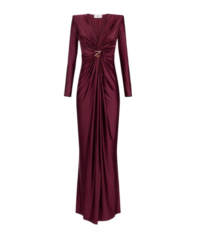 longue-robe-au-design-elegant