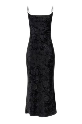 timeless-solid-color-dress