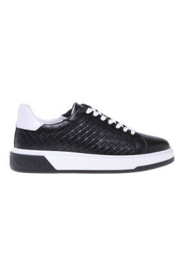trainer-in-black-with-woven-print