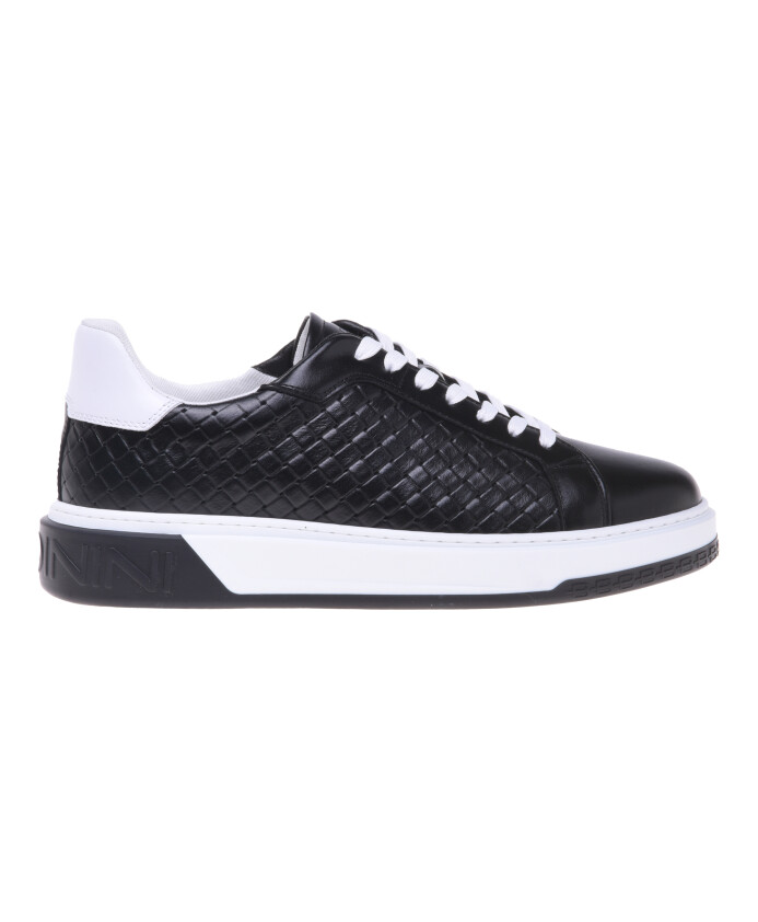 trainer-in-black-with-woven-print