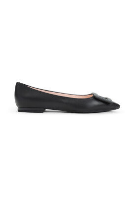 black-ballerinas-elegant-slip-on-shoes