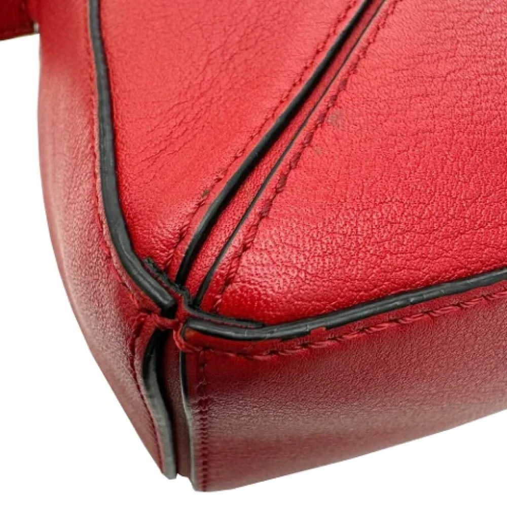Loewe Pre-owned Leather shoulder-bags Red Dames