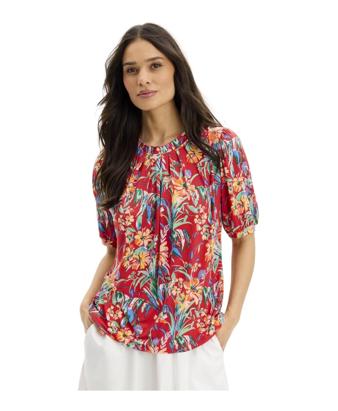 rode-vrouwelijke-blouse-met-1-2-mouwen