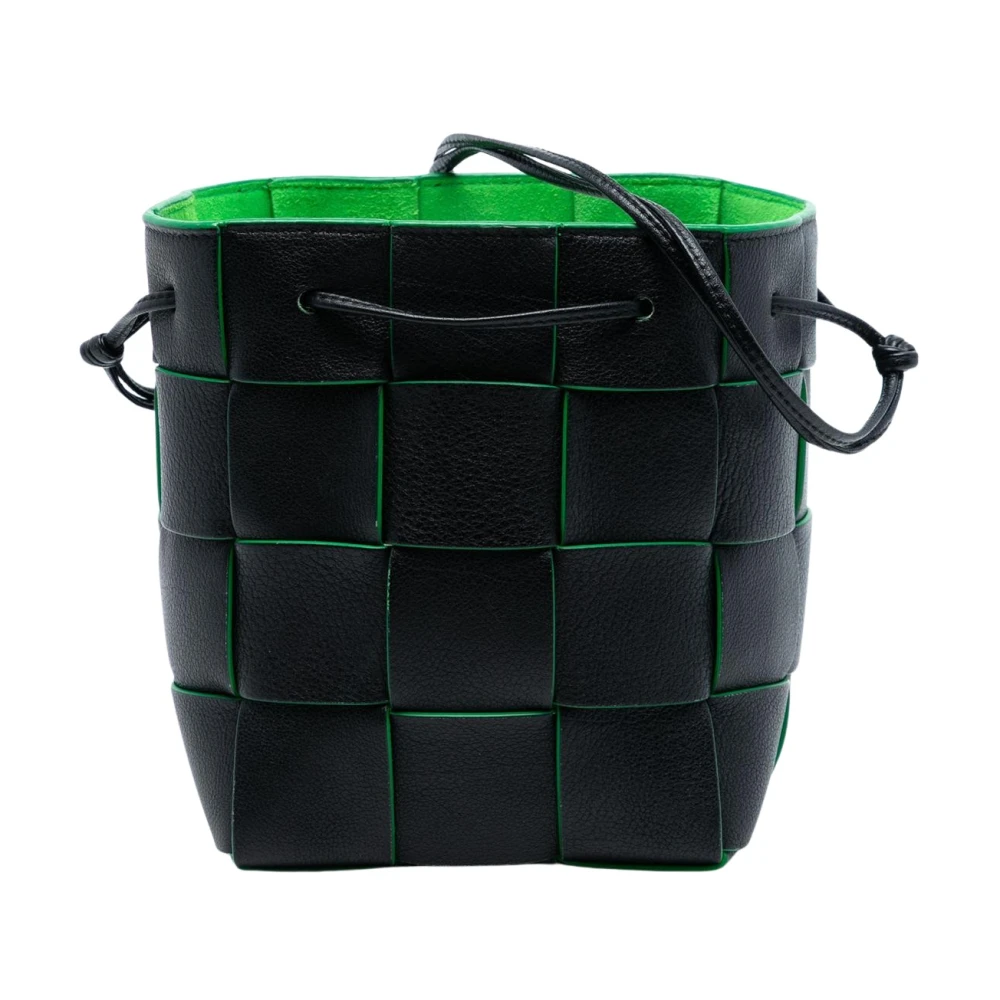 Bottega Veneta Vintage Women's Black Pre-Owned Vintage Woven Leather Bucket Bag