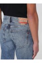 jean-en-denim-vieilli-style-vintage