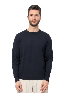pull-bleu-avec-logo-brode