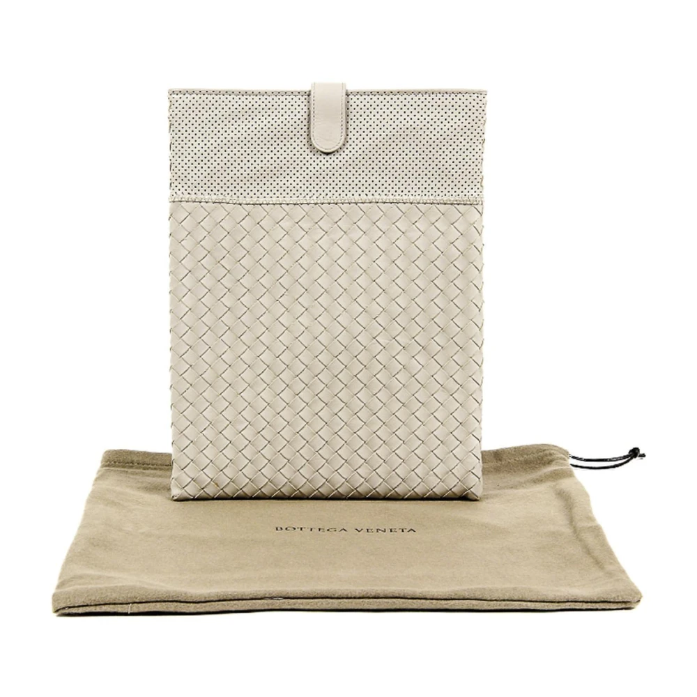 Bottega Veneta Luxe Leren Tablethoes Beige Unisex