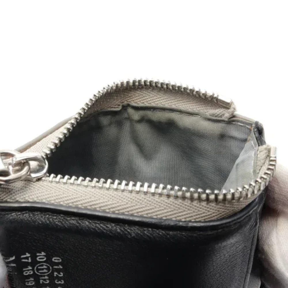 Maison Margiela Pre-owned Leather wallets Gray Dames